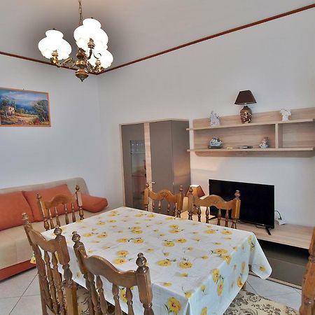 Apartmani Andelo I Ruzica Mundanije 外观 照片