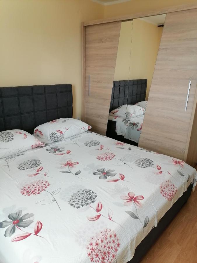 Apartmani Andelo I Ruzica Mundanije 外观 照片