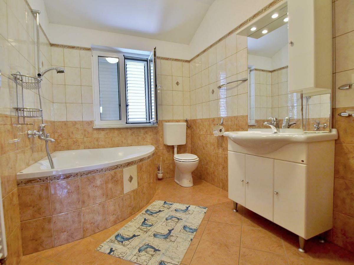 Apartmani Andelo I Ruzica Mundanije 外观 照片