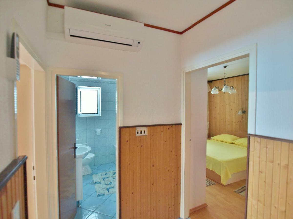 Apartmani Andelo I Ruzica Mundanije 外观 照片