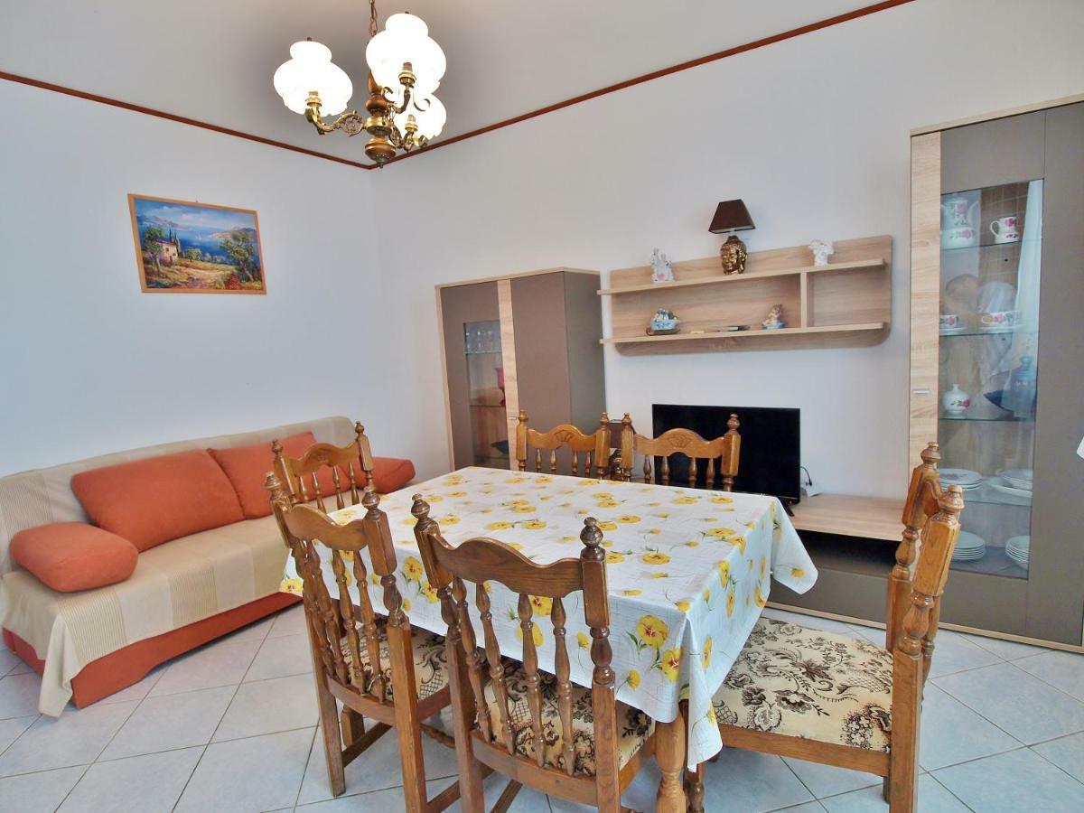 Apartmani Andelo I Ruzica Mundanije 外观 照片